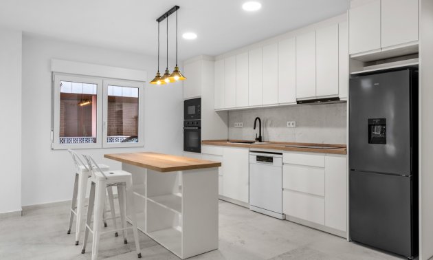 Resale - Apartment / flat -
Torrevieja - Playa Acequion