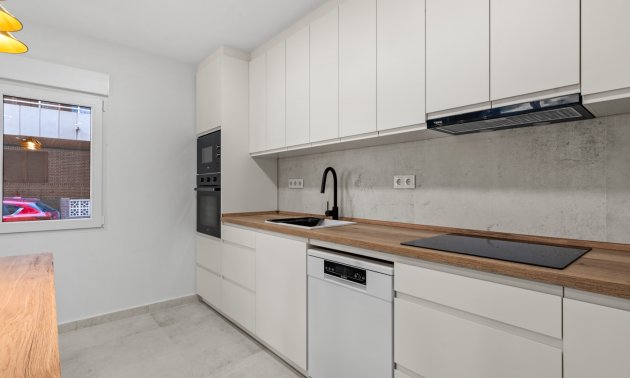 Resale - Apartment / flat -
Torrevieja - Playa Acequion