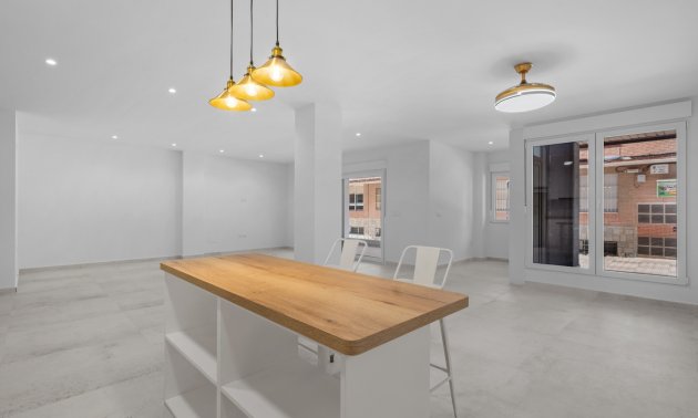 Resale - Apartment / flat -
Torrevieja - Playa Acequion