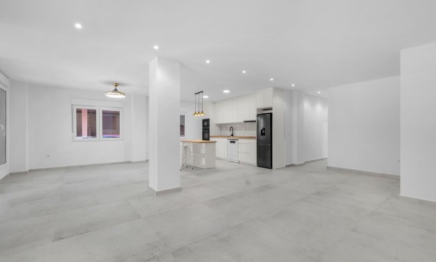 Resale - Apartment / flat -
Torrevieja - Playa Acequion