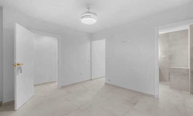 Resale - Apartment / flat -
Torrevieja - Playa Acequion