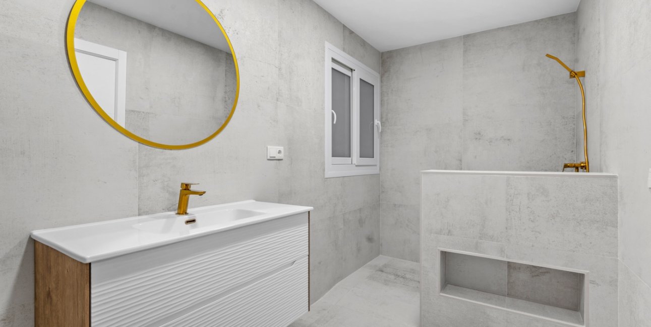 Resale - Apartment / flat -
Torrevieja - Playa Acequion