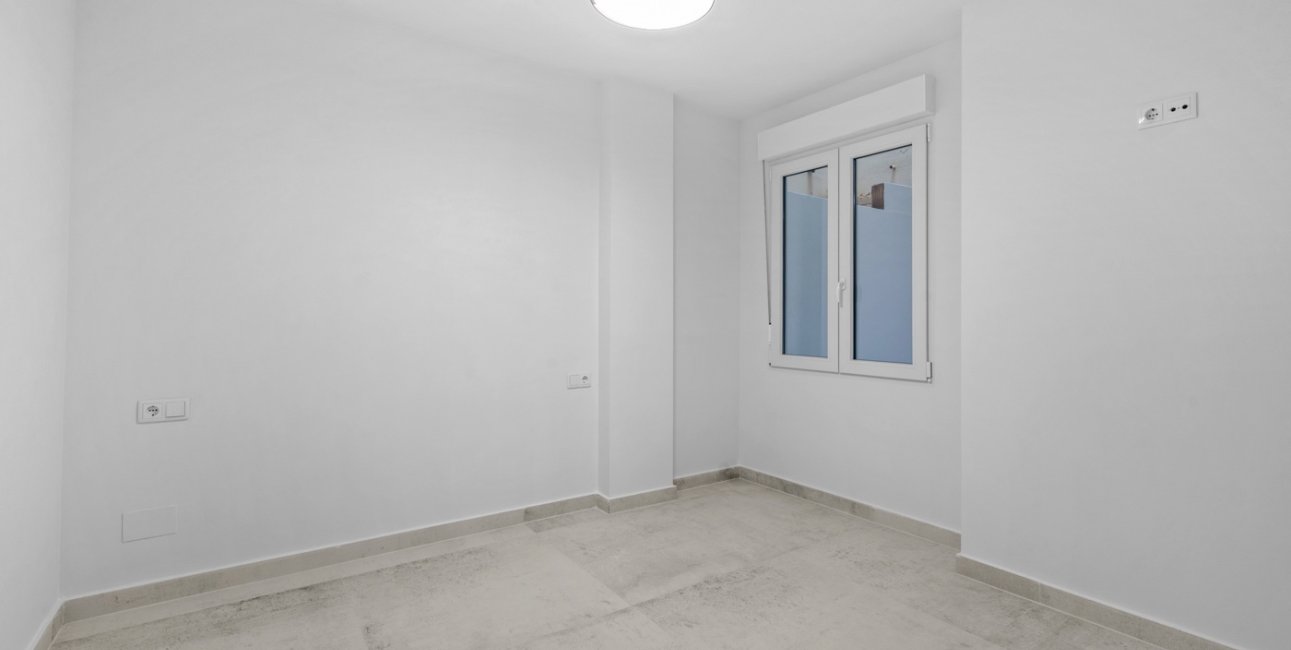 Resale - Apartment / flat -
Torrevieja - Playa Acequion