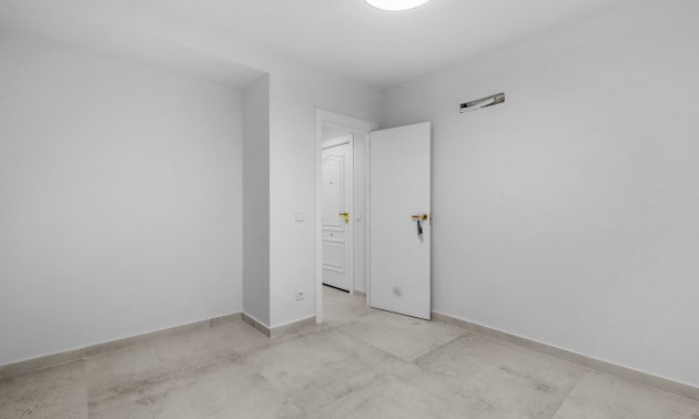 Resale - Apartment / flat -
Torrevieja - Playa Acequion