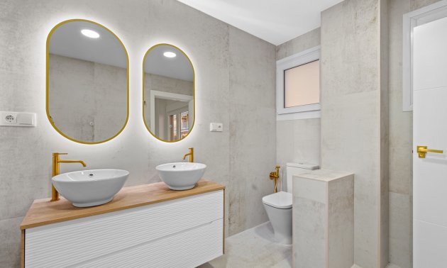 Resale - Apartment / flat -
Torrevieja - Playa Acequion