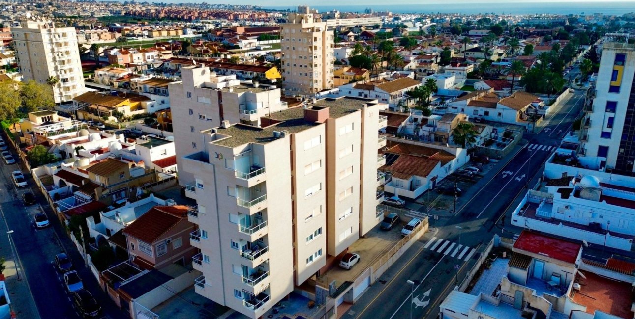 Resale - Apartment / flat -
Torrevieja - Torrevieja - Centre