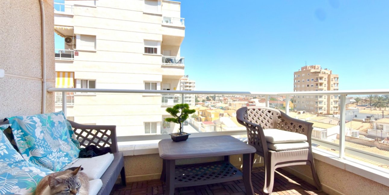 Resale - Apartment / flat -
Torrevieja - Torrevieja - Centre