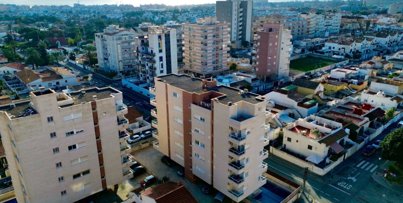 Resale - Apartment / flat -
Torrevieja - Torrevieja - Centre