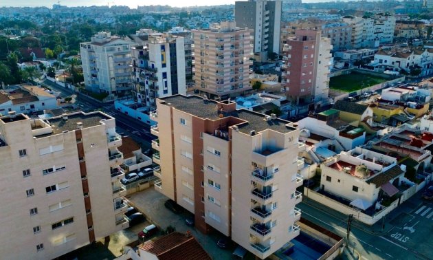 Resale - Apartment / flat -
Torrevieja - Torrevieja - Centre