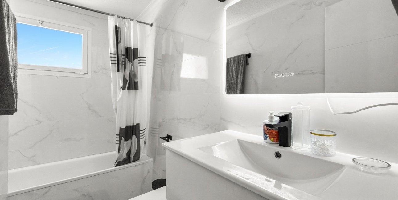 Resale - Apartment / flat -
Torrevieja - Torrevieja - Centre