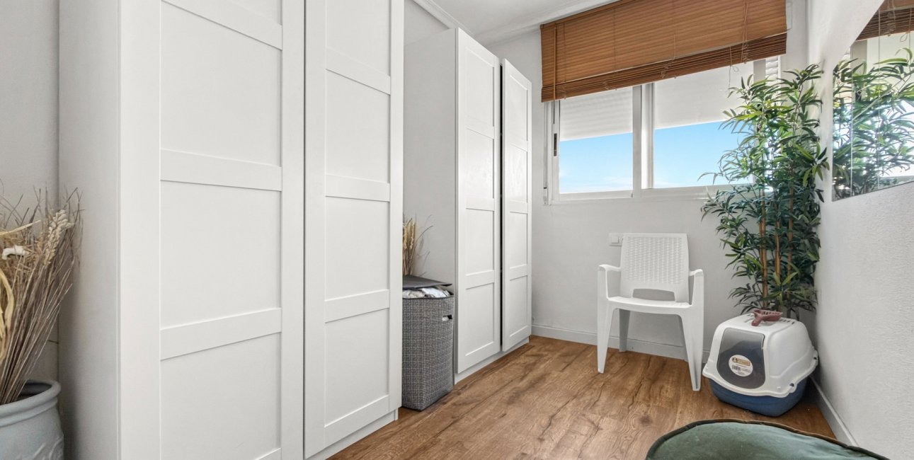 Resale - Apartment / flat -
Torrevieja - Torrevieja - Centre