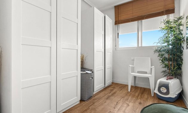 Resale - Apartment / flat -
Torrevieja - Torrevieja - Centre