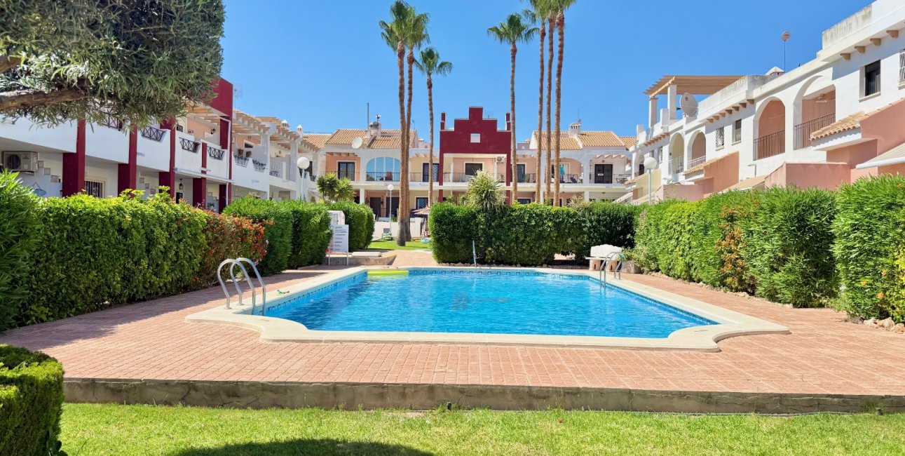 Resale - Townhouse -
Ciudad Quesada - Doña Pepa