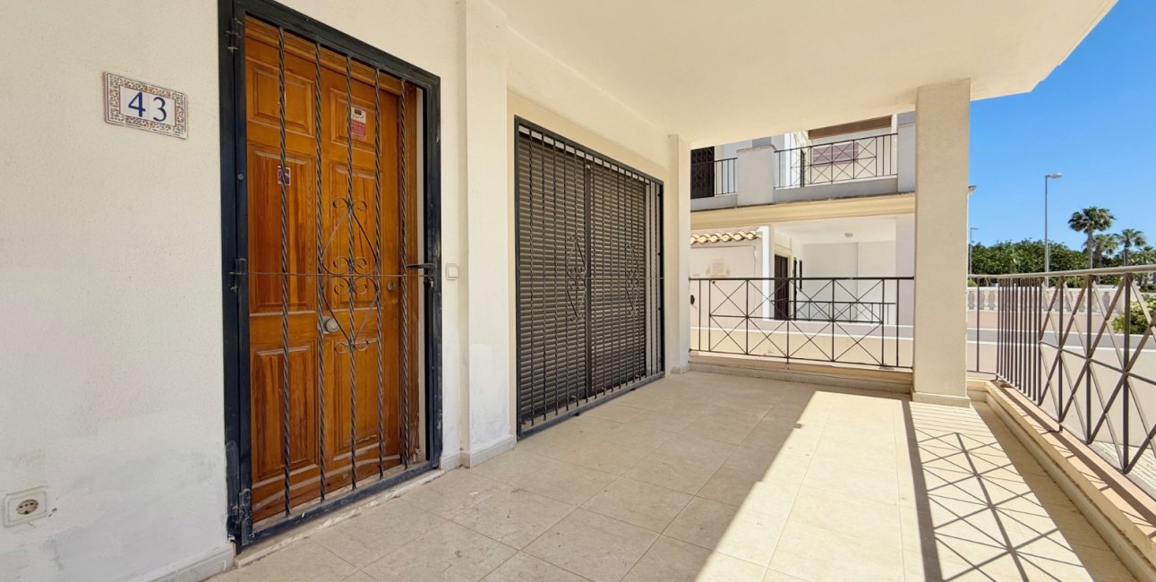 Resale - Townhouse -
Ciudad Quesada - Doña Pepa