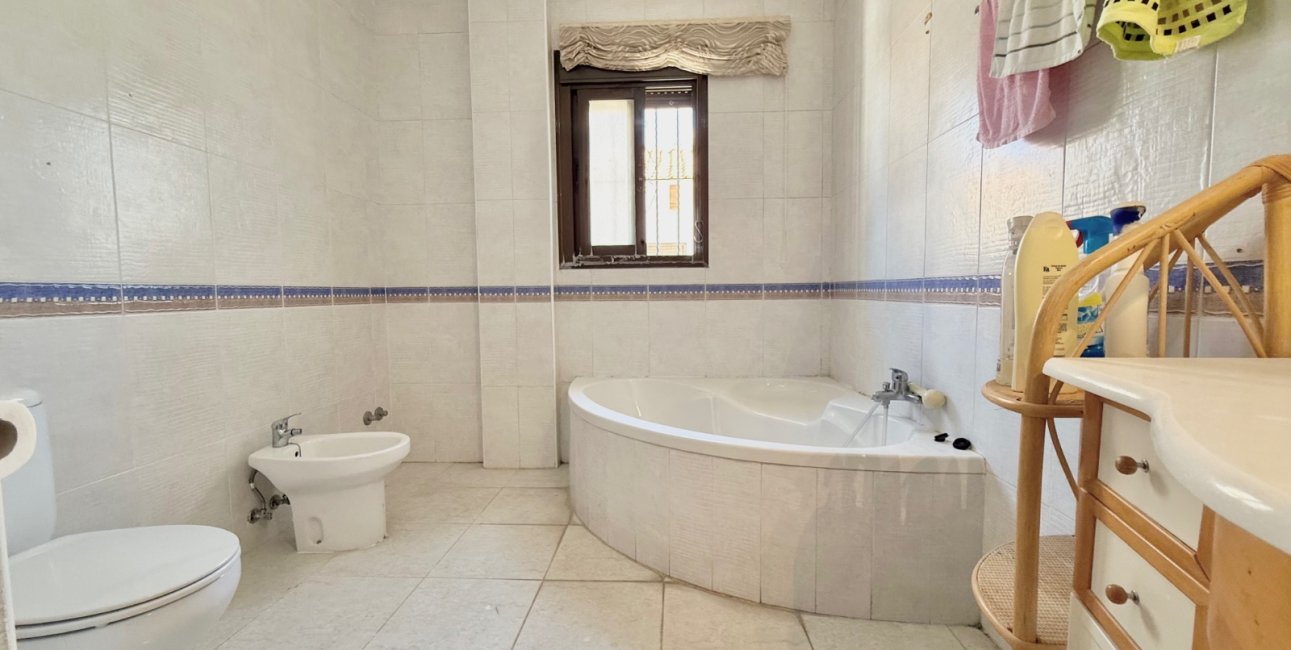 Resale - Townhouse -
Ciudad Quesada - Doña Pepa