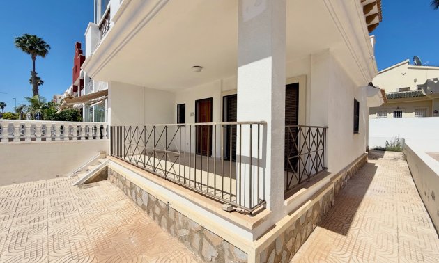 Resale - Townhouse -
Ciudad Quesada - Doña Pepa