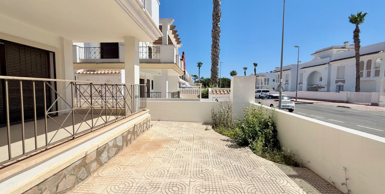 Resale - Townhouse -
Ciudad Quesada - Doña Pepa