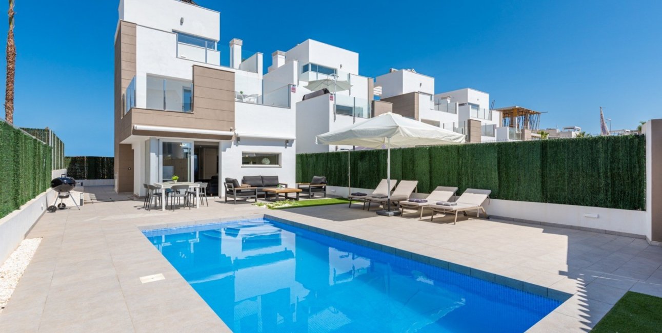 Resale - Villa -
Guardamar del Segura - El Raso