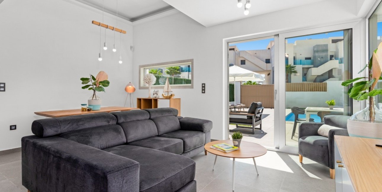 Resale - Villa -
Guardamar del Segura - El Raso