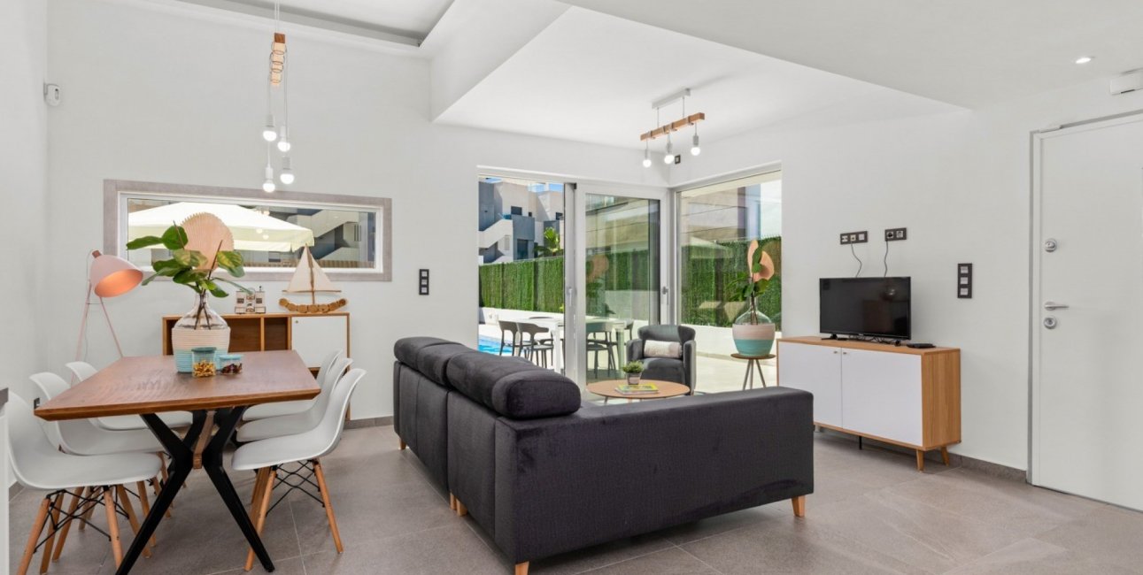 Resale - Villa -
Guardamar del Segura - El Raso