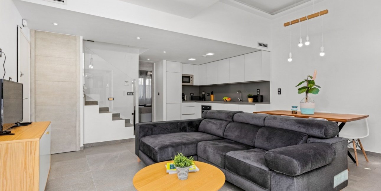 Resale - Villa -
Guardamar del Segura - El Raso