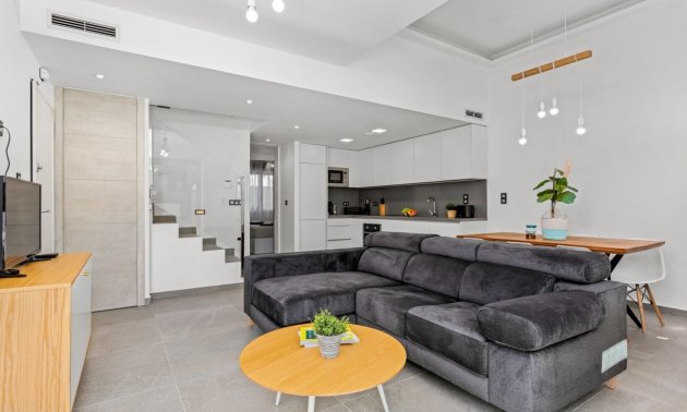 Resale - Villa -
Guardamar del Segura - El Raso