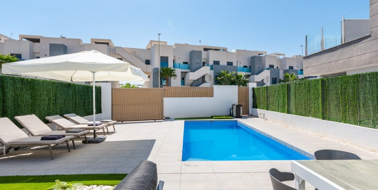 Resale - Villa -
Guardamar del Segura - El Raso