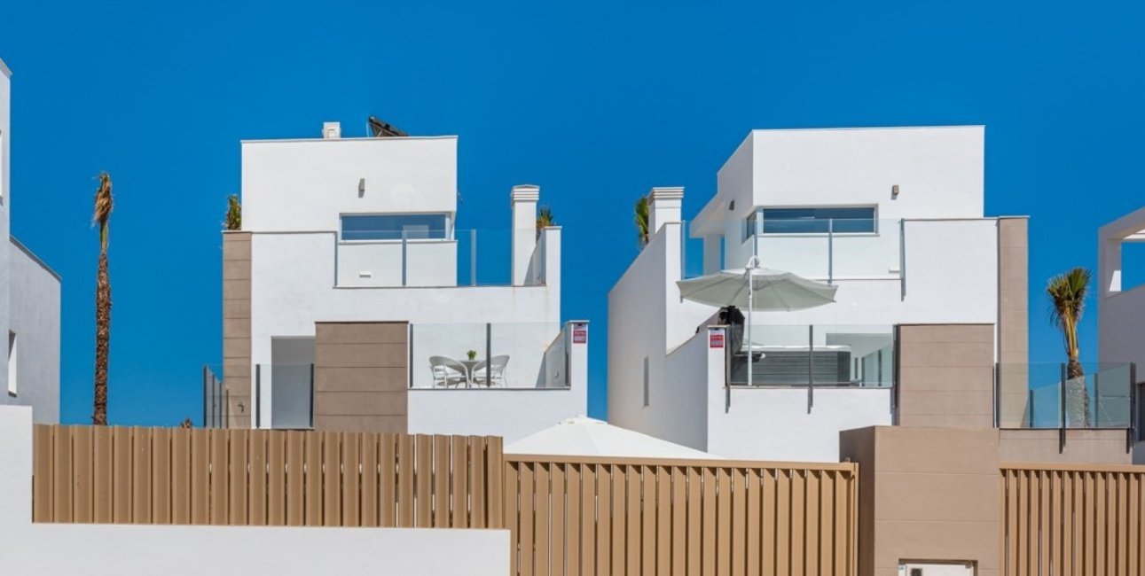 Resale - Villa -
Guardamar del Segura - El Raso