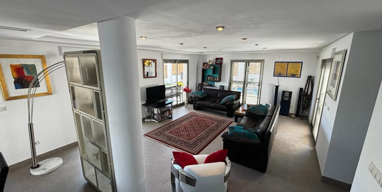Resale - Villa -
Cox - Cox - Country