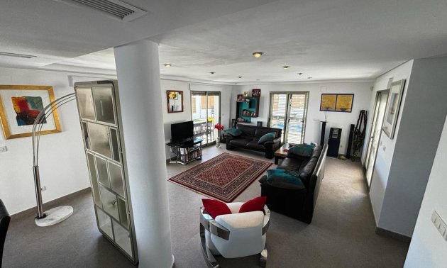 Resale - Villa -
Cox - Cox - Country