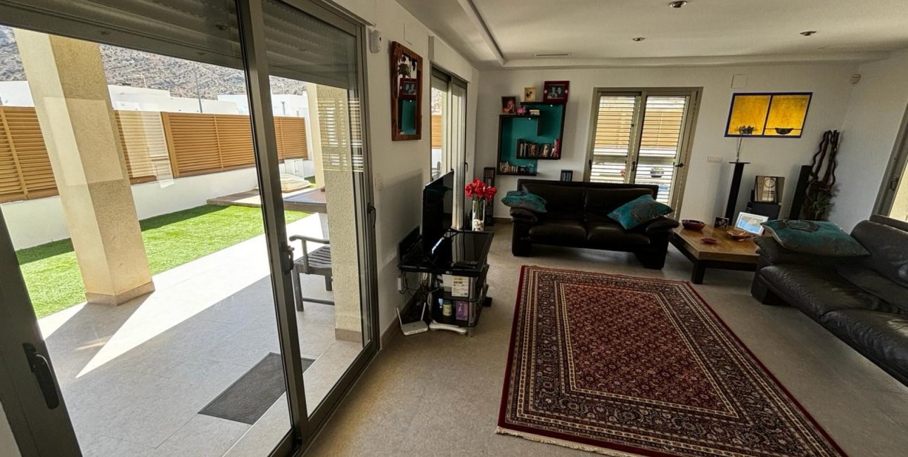 Resale - Villa -
Cox - Cox - Country