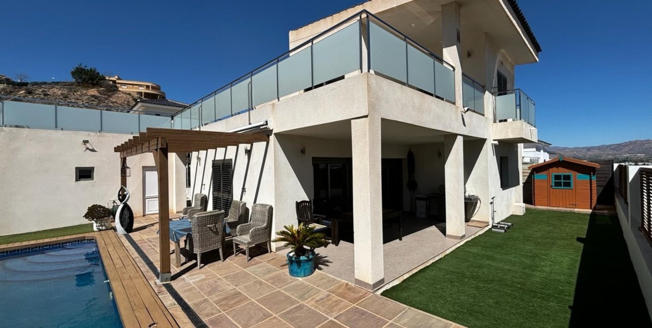 Resale - Villa -
Cox - Cox - Country