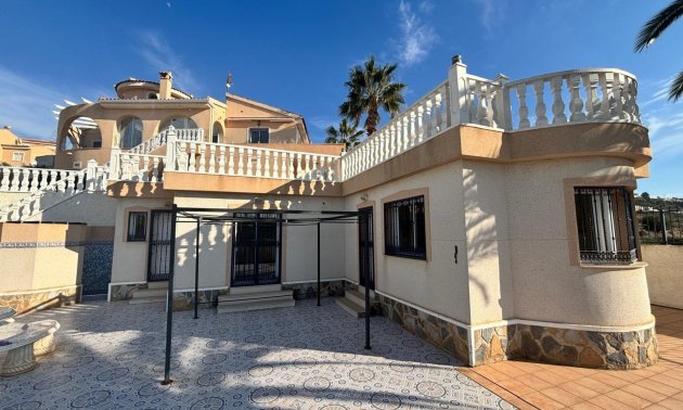 Resale - Villa -
Ciudad Quesada - La Marquesa