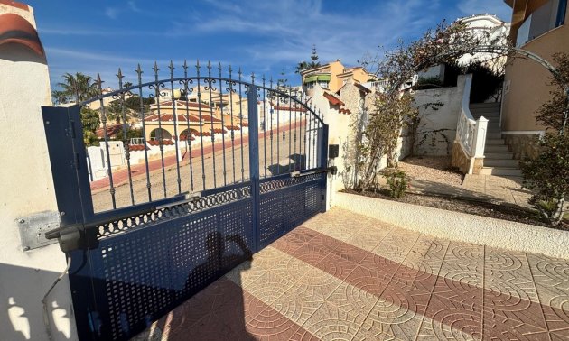 Resale - Villa -
Ciudad Quesada - La Marquesa
