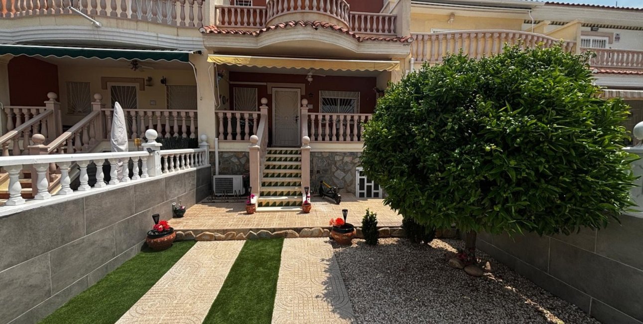 Resale - Townhouse -
Ciudad Quesada - Doña Pepa