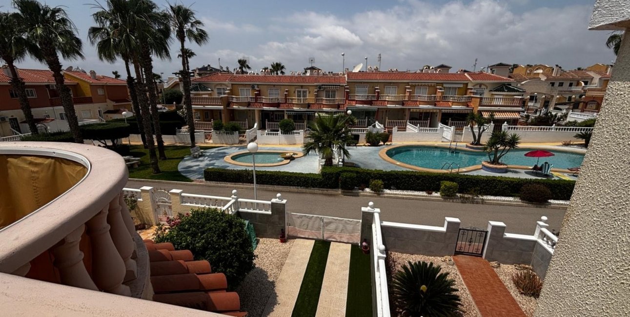 Resale - Townhouse -
Ciudad Quesada - Doña Pepa