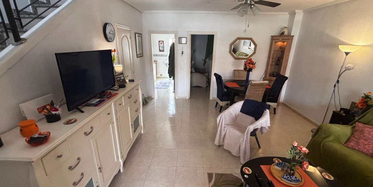 Resale - Townhouse -
Ciudad Quesada - Doña Pepa