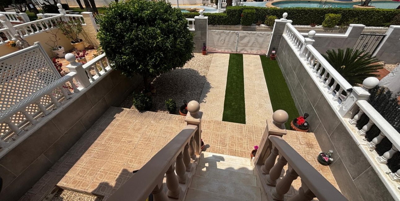 Resale - Townhouse -
Ciudad Quesada - Doña Pepa