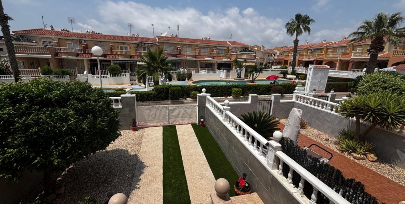 Resale - Townhouse -
Ciudad Quesada - Doña Pepa