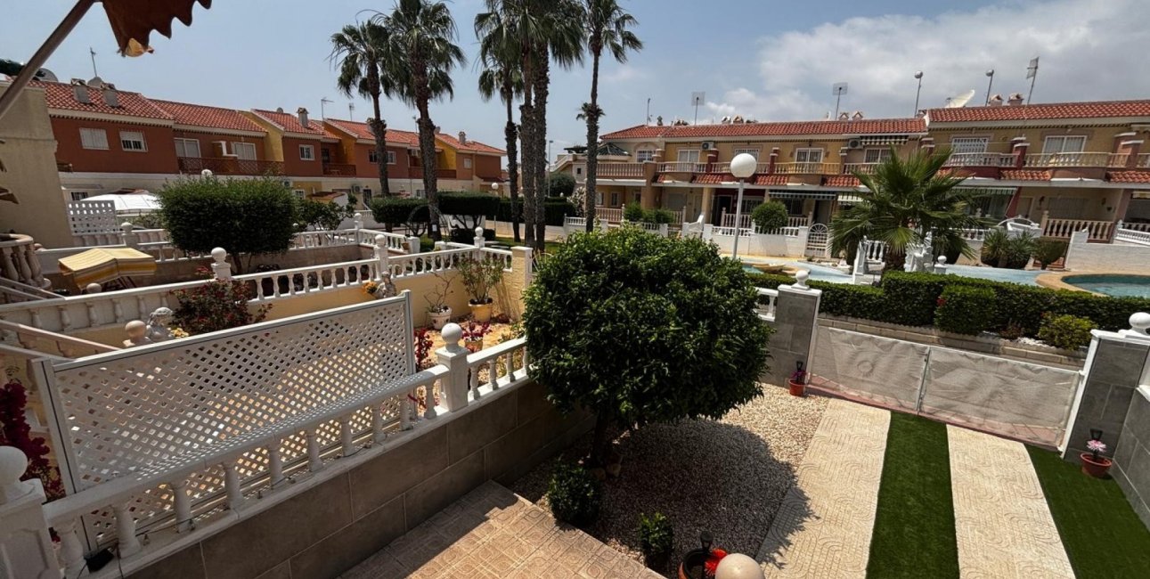 Resale - Townhouse -
Ciudad Quesada - Doña Pepa