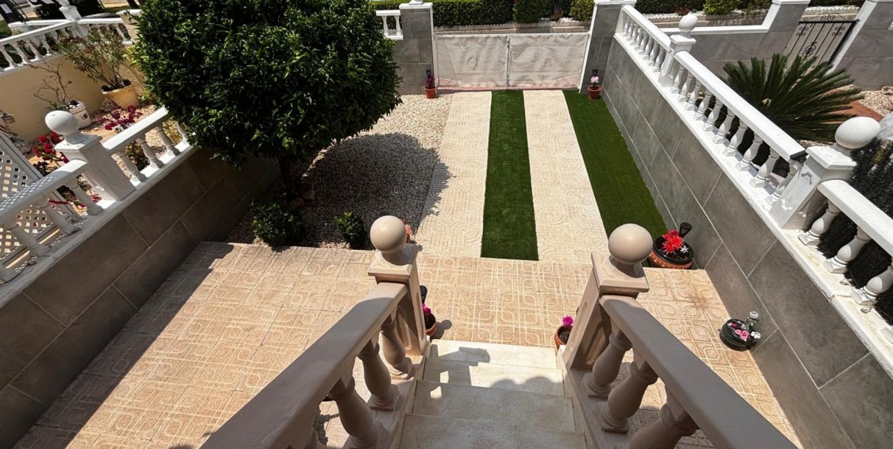 Resale - Townhouse -
Ciudad Quesada - Doña Pepa