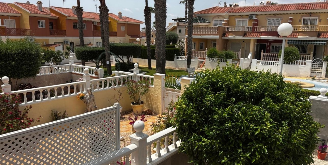 Resale - Townhouse -
Ciudad Quesada - Doña Pepa