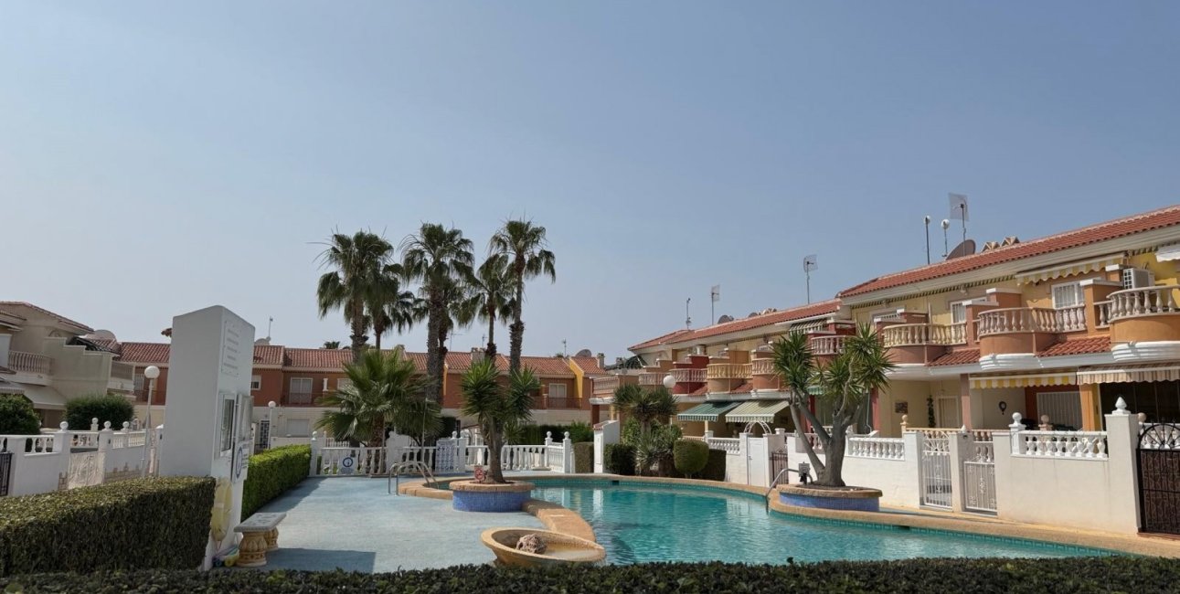 Resale - Townhouse -
Ciudad Quesada - Doña Pepa