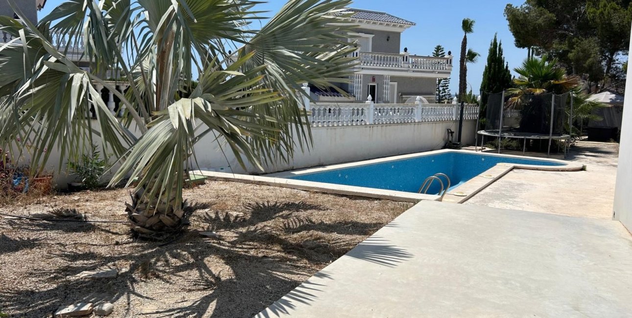 Resale - Villa -
Ciudad Quesada - Ciudad Quesada - Town