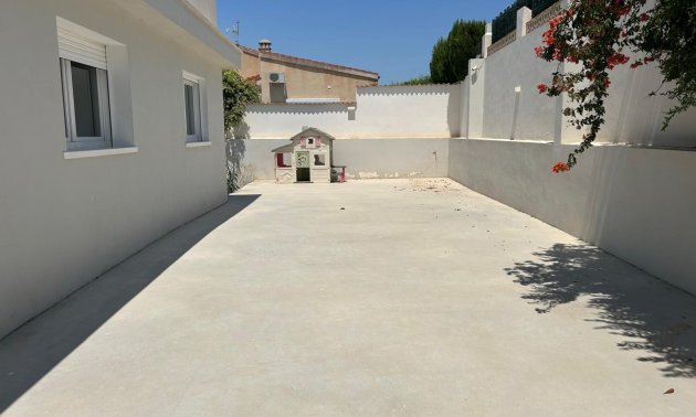 Resale - Villa -
Ciudad Quesada - Ciudad Quesada - Town