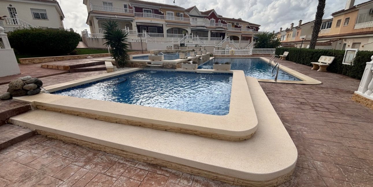 Resale - Townhouse -
Benijofar - Monte Azul