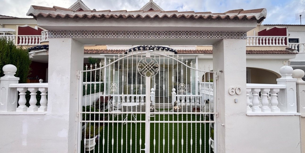 Resale - Townhouse -
Benijofar - Monte Azul