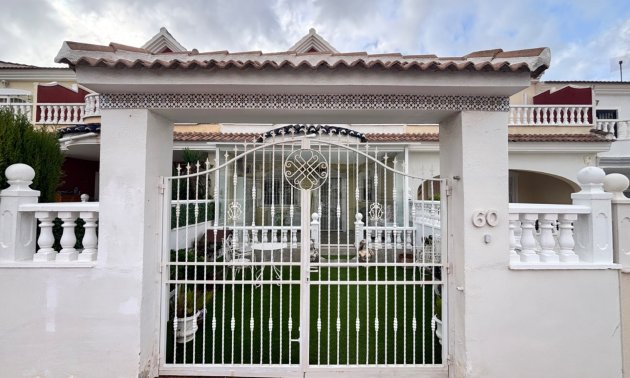 Resale - Townhouse -
Benijofar - Monte Azul