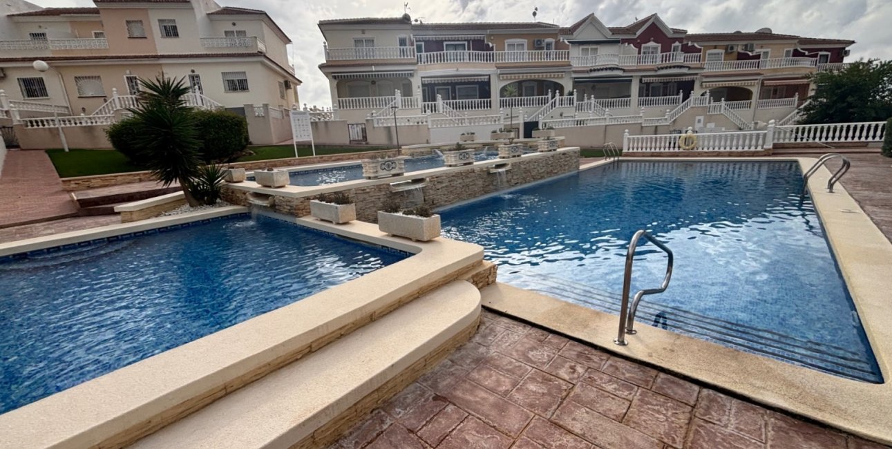 Resale - Townhouse -
Benijofar - Monte Azul