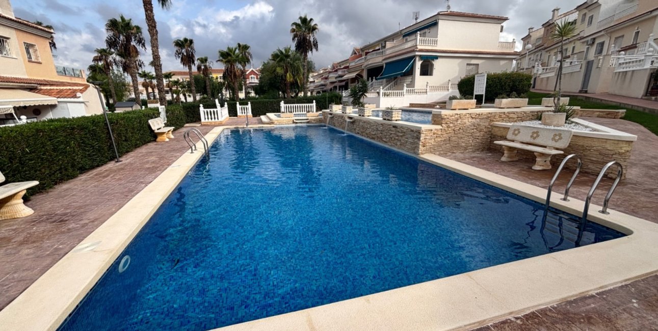 Resale - Townhouse -
Benijofar - Monte Azul